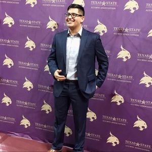 Meet your Posher, Alexis